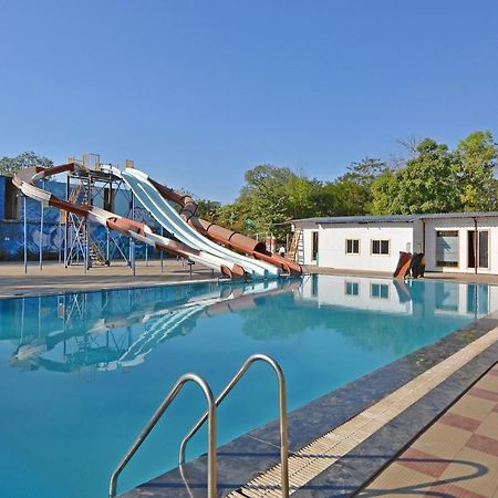 Oyo Midway Park Resort Atgaon Bagian luar foto