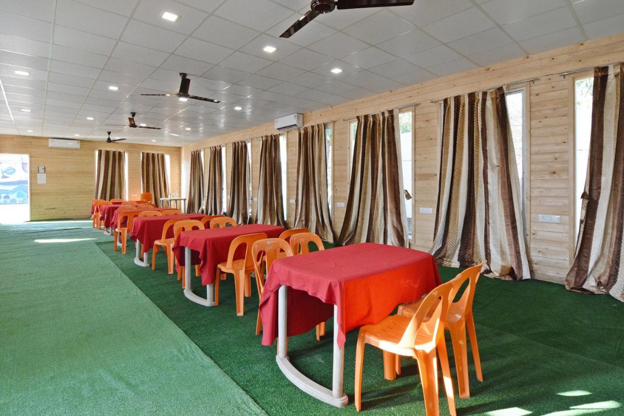 Oyo Midway Park Resort Atgaon Bagian luar foto