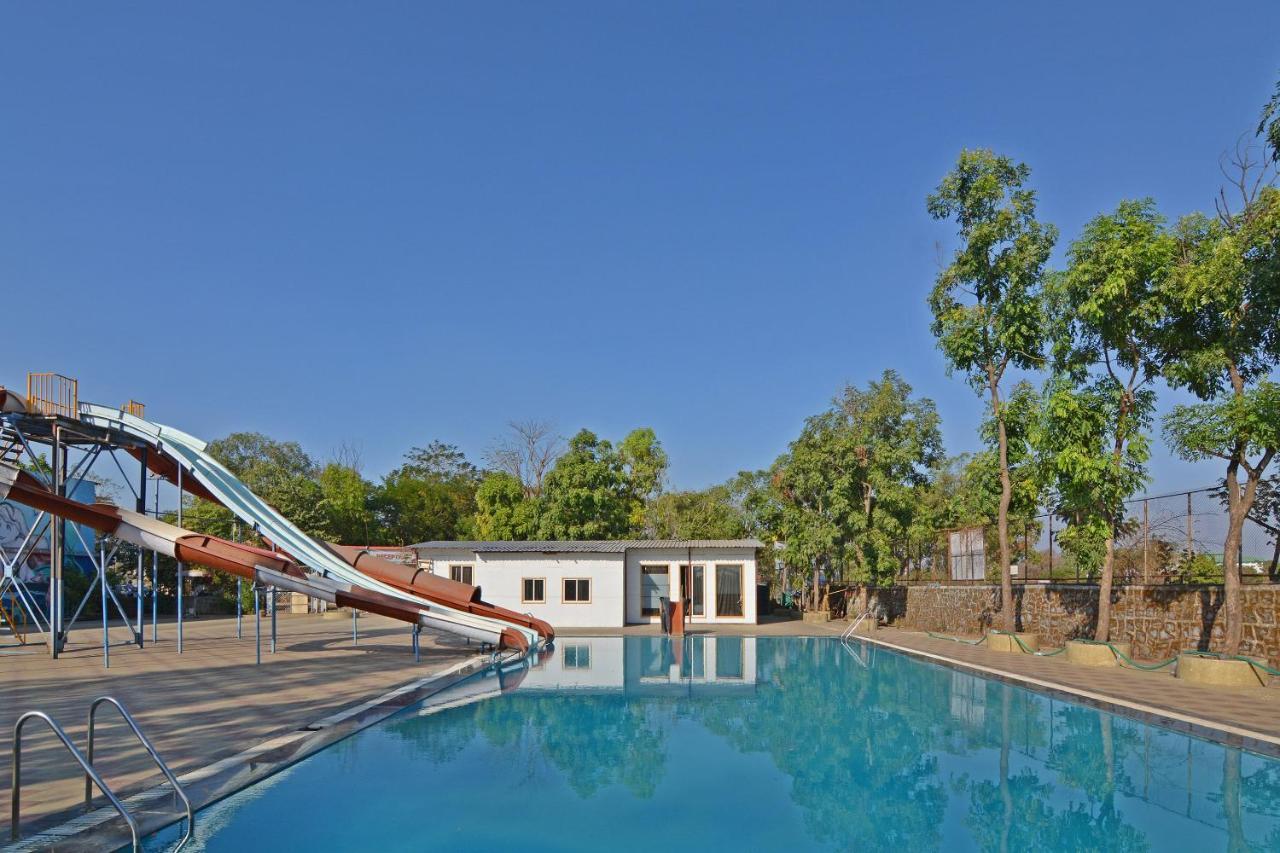 Oyo Midway Park Resort Atgaon Bagian luar foto