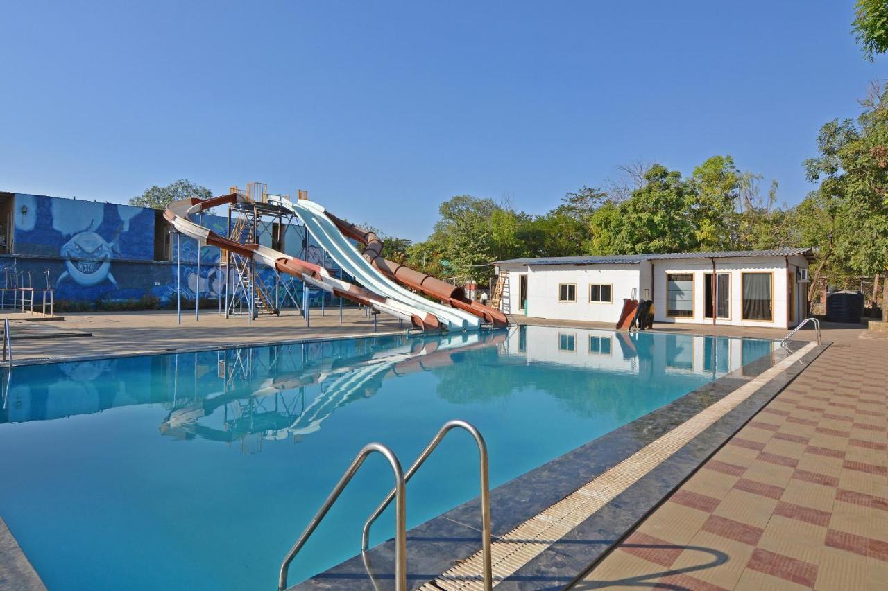 Oyo Midway Park Resort Atgaon Bagian luar foto